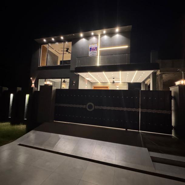 10 Marla House For sale in DHA Phase 7, Lahore Pakistan-3