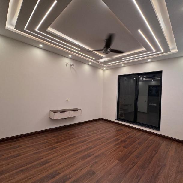 Clssical Style 10 Marla House For Sale In DHA Phase 7 Lahore Pakistan-5