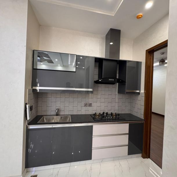 Clssical Style 10 Marla House For Sale In DHA Phase 7 Lahore Pakistan-12