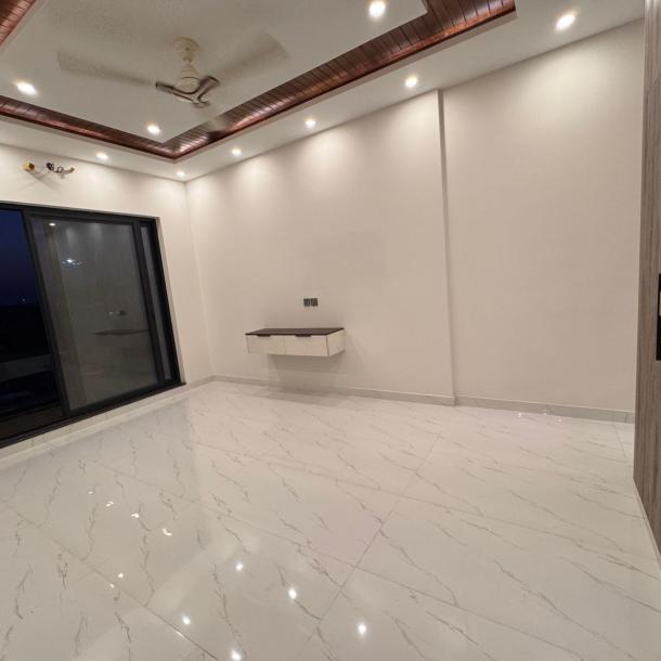 Clssical Style 10 Marla House For Sale In DHA Phase 7 Lahore Pakistan-11