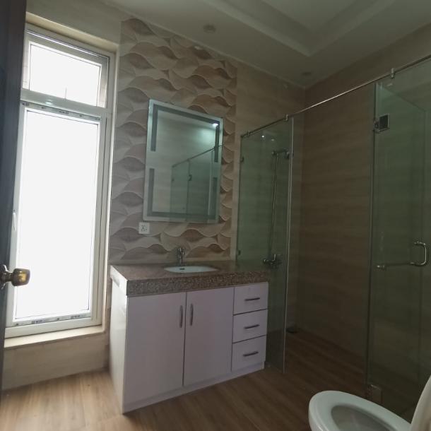 DHA Phase 7 Excellent Location 23 Marla Upper Portion Separate Gate For Rent-11