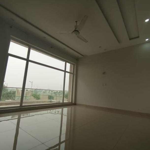 DHA Phase 7 Excellent Location 23 Marla Upper Portion Separate Gate For Rent-12