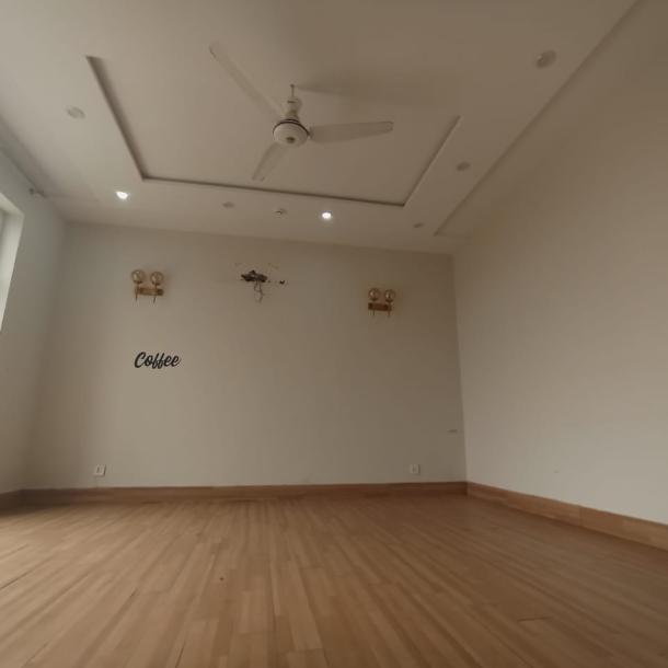 DHA Phase 7 Excellent Location 23 Marla Upper Portion Separate Gate For Rent-15