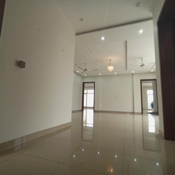 DHA Phase 7 Excellent Location 23 Marla Upper Portion Separate Gate For Rent-16