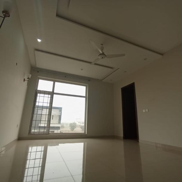 DHA Phase 7 Excellent Location 23 Marla Upper Portion Separate Gate For Rent-17
