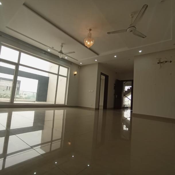 DHA Phase 7 Excellent Location 23 Marla Upper Portion Separate Gate For Rent-18