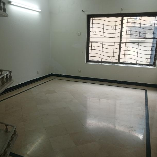 1 Kanal Upper Portion for Rent DHA Phase 4 Lahore-12