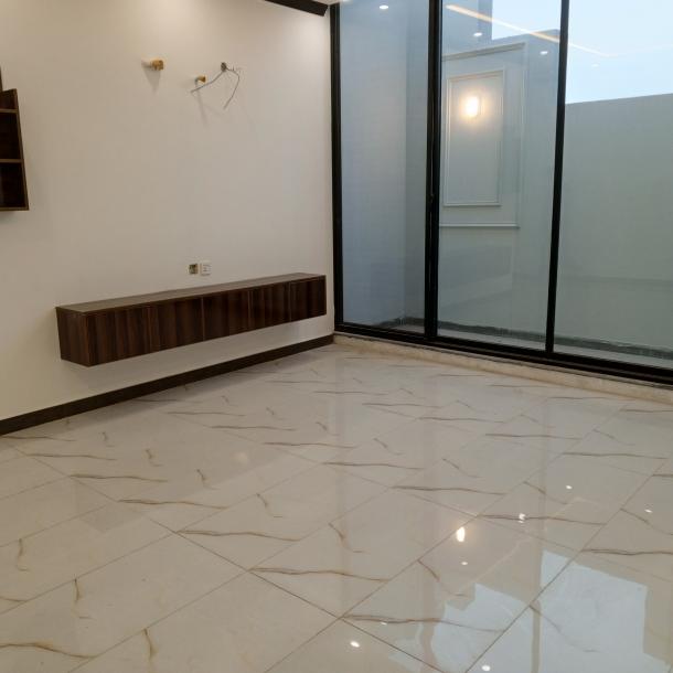 DHA Phase 7 Kanal Brand New Upper Portion For Rent-4