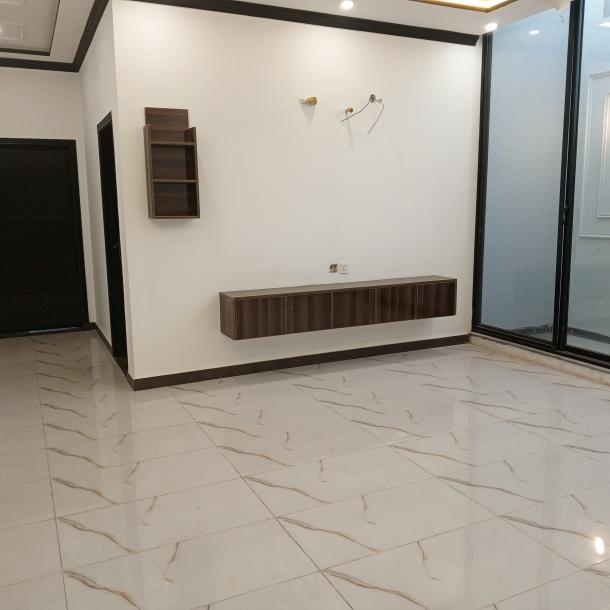 DHA Phase 7 Kanal Brand New Upper Portion For Rent-6