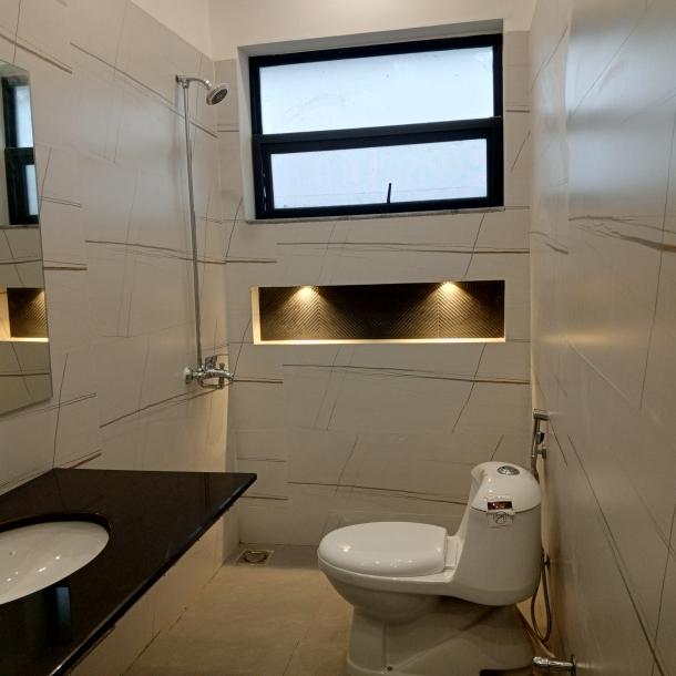 DHA Phase 7 Kanal Brand New Upper Portion For Rent-11