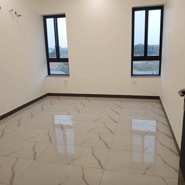 DHA Phase 7 Kanal Brand New Upper Portion For Rent-14