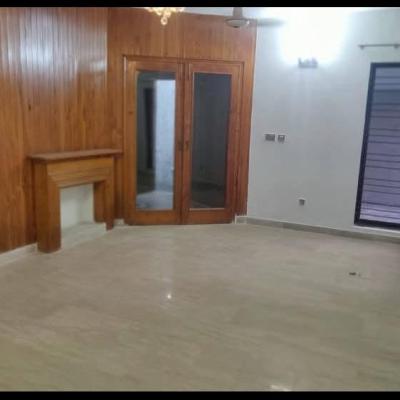 DHA Phase 3 Reasonable Price 10 Marla Full House For Rent