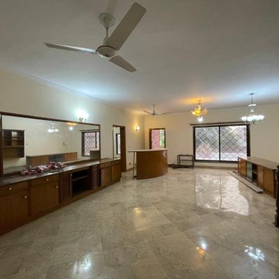 DHA Phase 3 Affordable 1 Kanal Full House For Rent