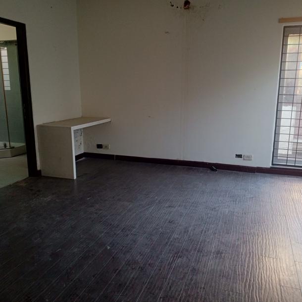 DHA Phase 4 Best Location 23 Marla Upper Portion Separate Gate For Rent-6