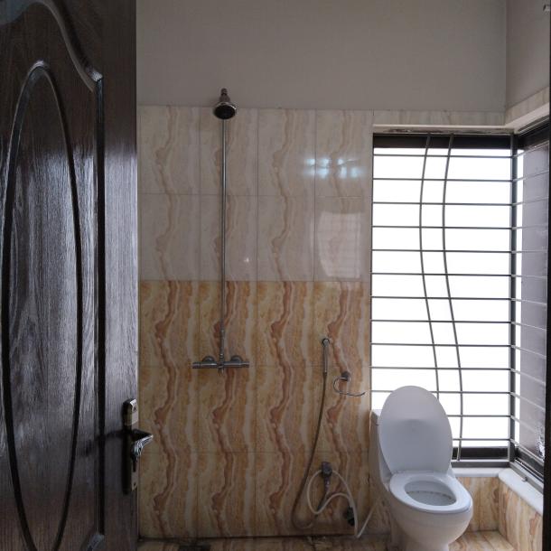 DHA Phase 6 kanal upper portion seaprate gate for rent-5