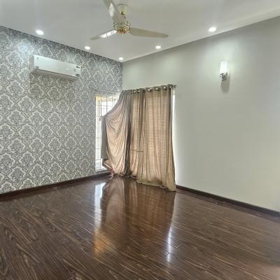 Prime Location 1 Kanal Brand New Upper Portion For Rent