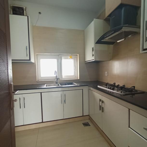DHA Phase 7 Excellent Location 23 Marla Upper Portion Separate Gate For Rent-10