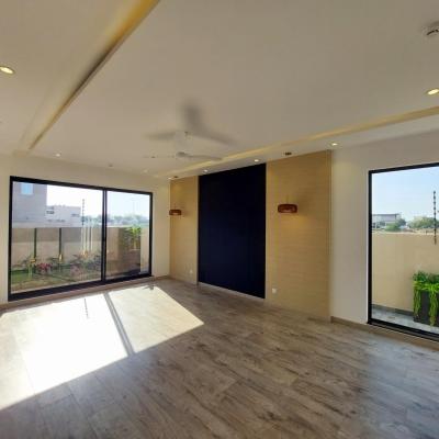 1 Kanal Facing Park Luxury Modern House for Sale