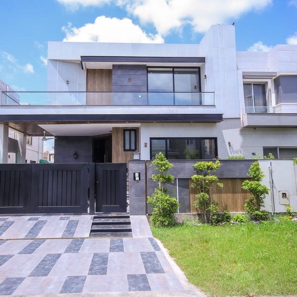 10 Marla Near to Commercial Modern Design Luxury Living House for Sale-1