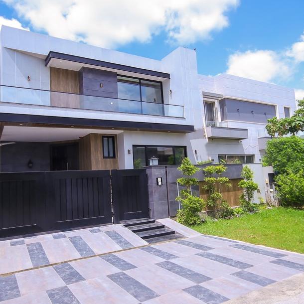 10 Marla Near to Commercial Modern Design Luxury Living House for Sale-2
