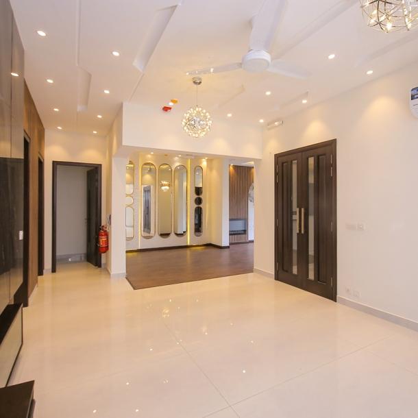 10 Marla Near to Commercial Modern Design Luxury Living House for Sale-5