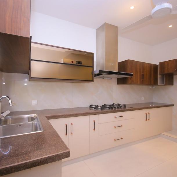 10 Marla Near to Commercial Modern Design Luxury Living House for Sale-6