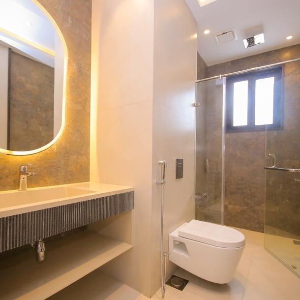 10 Marla Near to Commercial Modern Design Luxury Living House for Sale-14