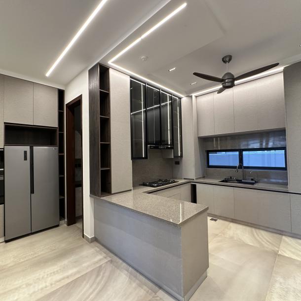 1 Kanal Most Luxury Modern Living House For Sale-9