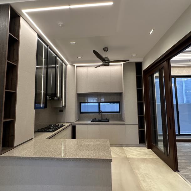 1 Kanal Most Luxury Modern Living House For Sale-10