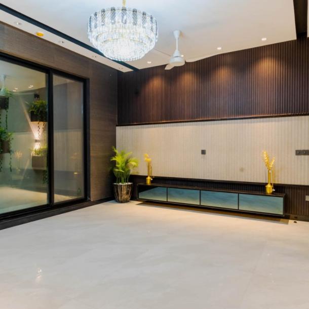 1 Kanal Facing Park Luxury Modern House Available For Sale-5