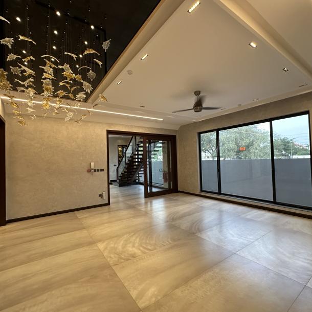 1 Kanal Most Luxury Modern Living House For Sale-15