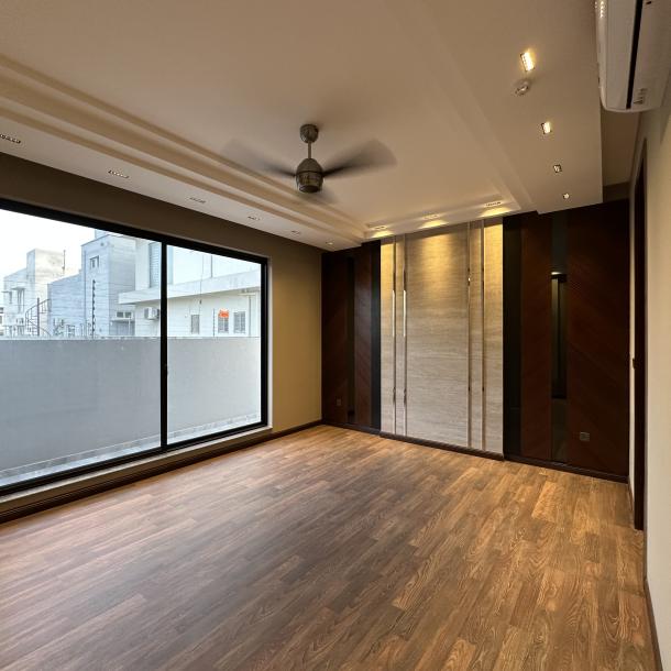 1 Kanal Most Luxury Modern Living House For Sale-19