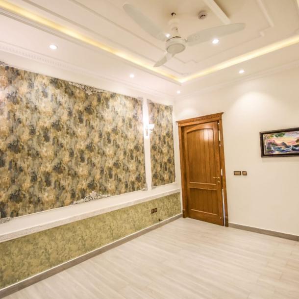 Near To Commercial 1 Kanal Most Luxury Modern Living House For Sale-9