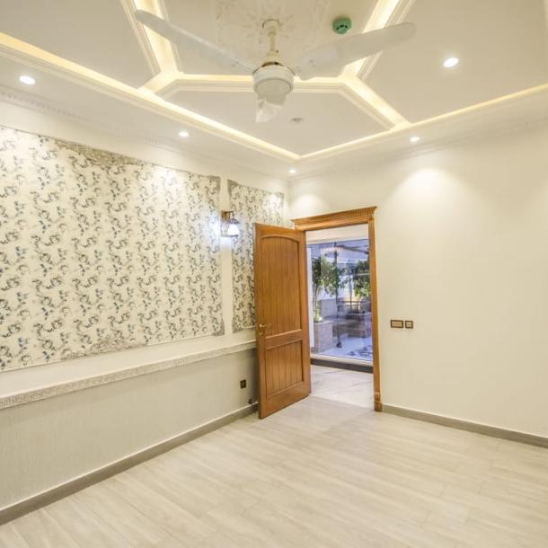 Near To Commercial 1 Kanal Most Luxury Modern Living House For Sale-15