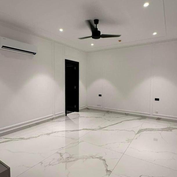 1 Kanal Very Decent House For Sale-5