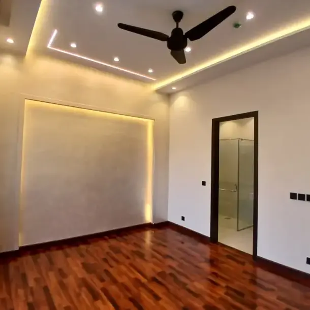 Modren 10 Marla House In DHA Phase 7 Lahore-4