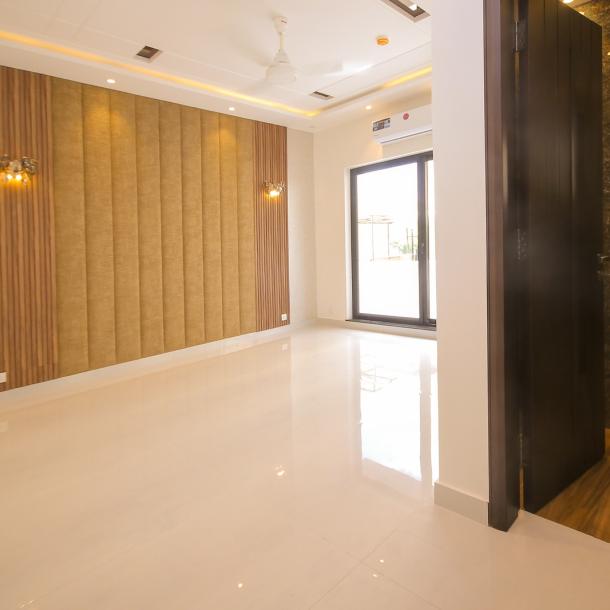 Luxury 10 Marla Home for Sale in DHA Phase 5 Lahore-5