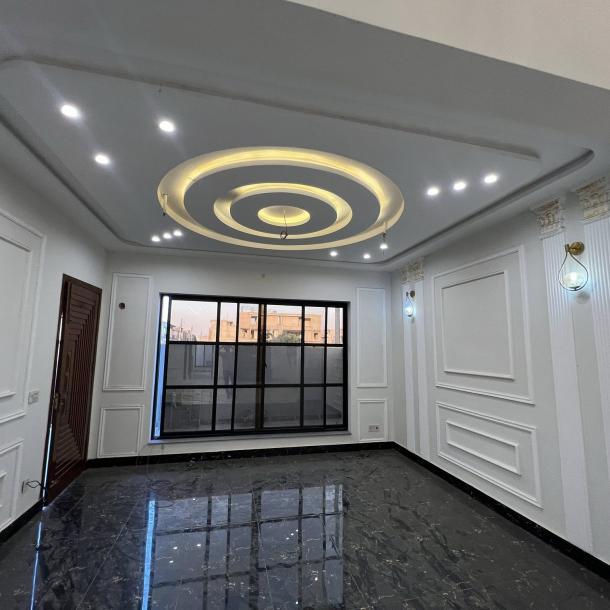 8.75 Marla Corner Park Facing Triple Story Ultra-Modern House for Sale in Buch Villas, Multan.-6