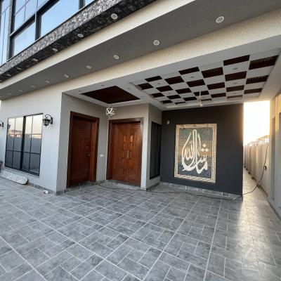 8.75 Marla Corner Park Facing Triple Story Ultra-Modern House for Sale in Buch Villas, Multan.-3