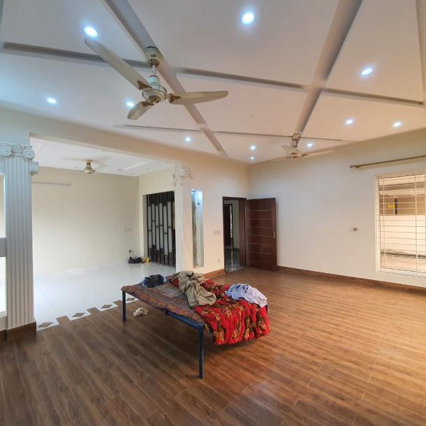 Low Price 1 Kanal Luxury Full House Available For Rent In DHA Phase 6-5