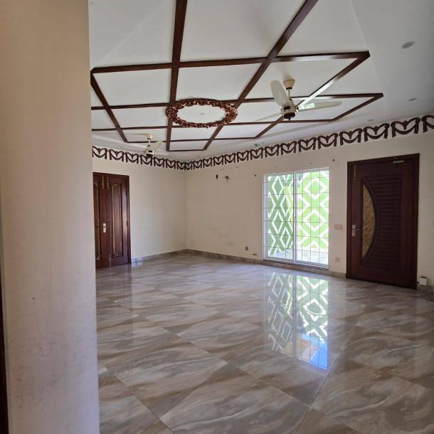 Beautiful 1 Kanal Upper Portion Available For Rant In DHA Lahore-5