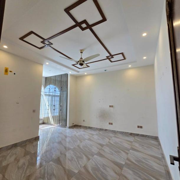 Beautiful 1 Kanal Upper Portion Available For Rant In DHA Lahore-4
