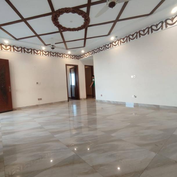 Beautiful 1 Kanal Upper Portion Available For Rant In DHA Lahore-8