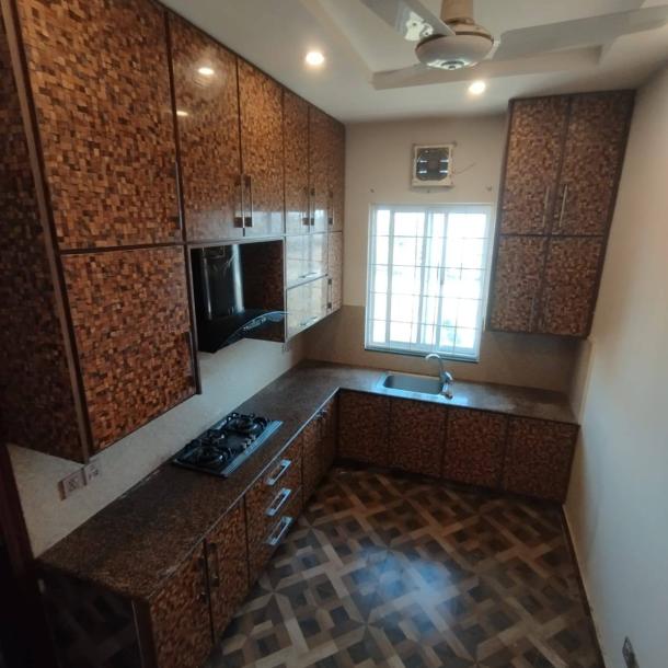 Beautiful 1 Kanal Upper Portion Available For Rant In DHA Lahore-9