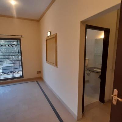 Ideal Location 1 Kanal Lower Portion Available For Rent In DHA Lahore Phase 6