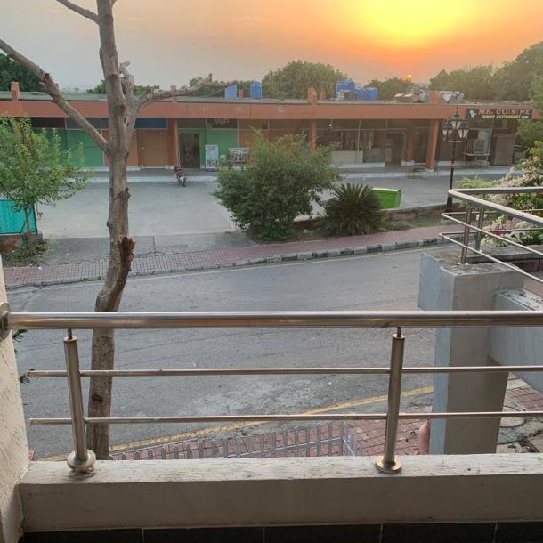 3 Master Bedrooms 8 Marla Beautiful House Available For Sale In Bahria Town Rawalpindi-4