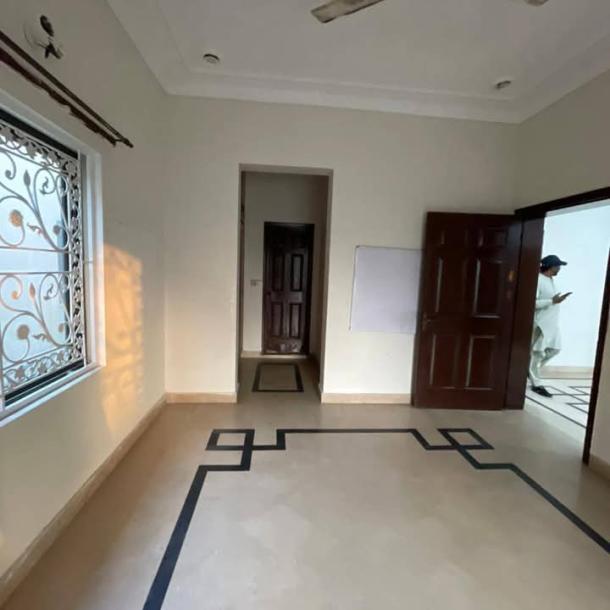 Luxury 1 Kanal Upper Portion For Rent In DHA Lahore Phase 1-5