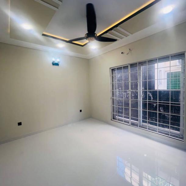 3 Bedrooms With Attached Bathroom 5 Marla Brand New House Available For Sale In Bahria Town Rawalpindi-3