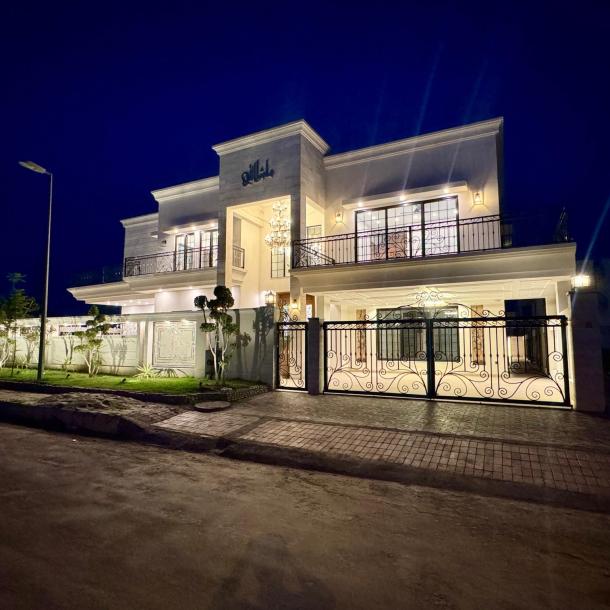 Corner Modern Class 1.5 Kanal House Available For Sale In Bahria Town Phase 8 Rawalpindi-1
