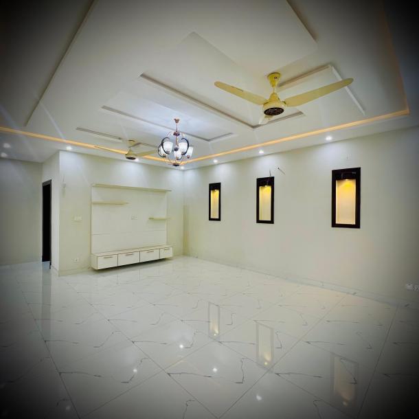 Top Location 10 Marla House Available For Sale In Bahria Town Rawalpindi-11